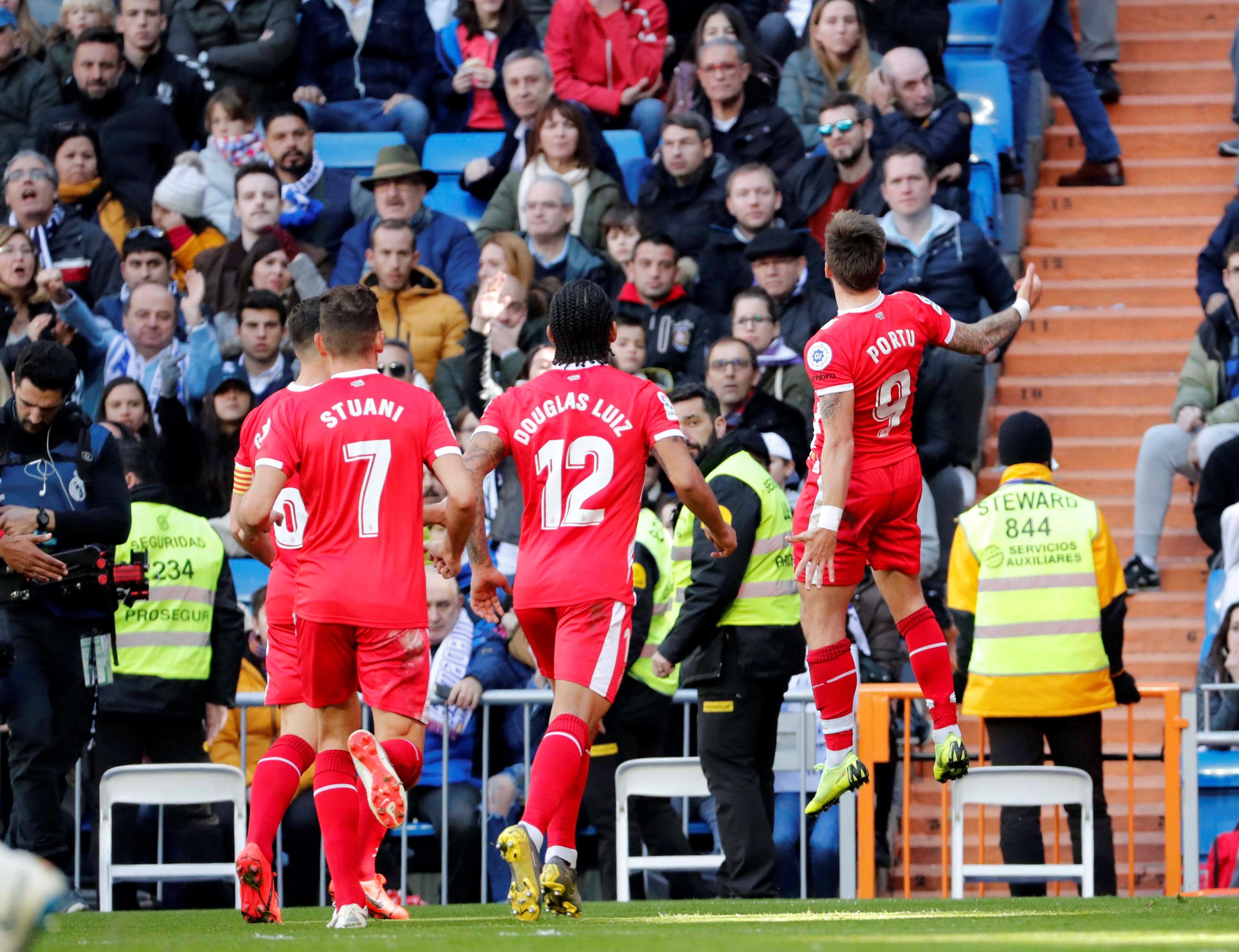 通过莱万多 通过莱万多